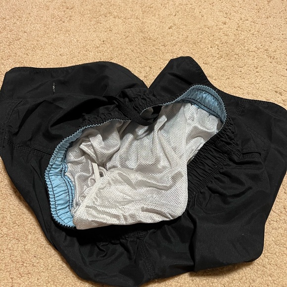 Men’s Large Quicksilver Swim Trunks - Picture 4 of 4